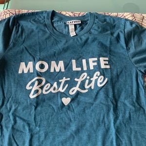 Small women T shirt NWT